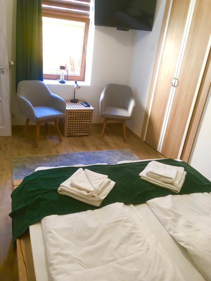 Boróka Apartman Belváros Veszprém Esterno foto