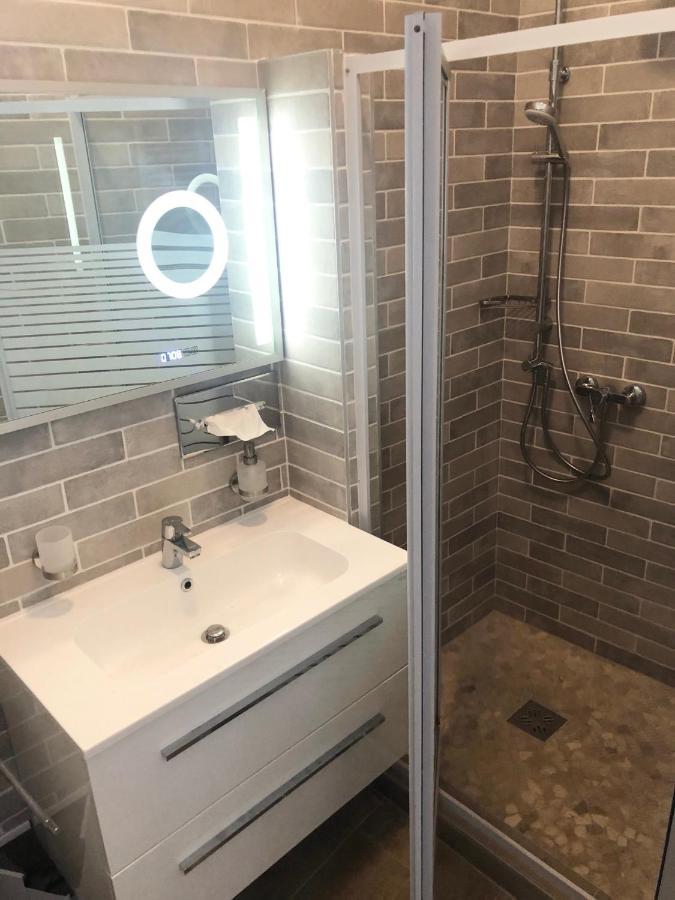 Boróka Apartman Belváros Veszprém Esterno foto
